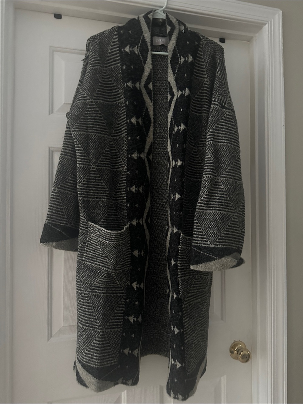 Cyrus Black & Gray Geometric Open-Front Cardigan Coat - Picture 1 of 1